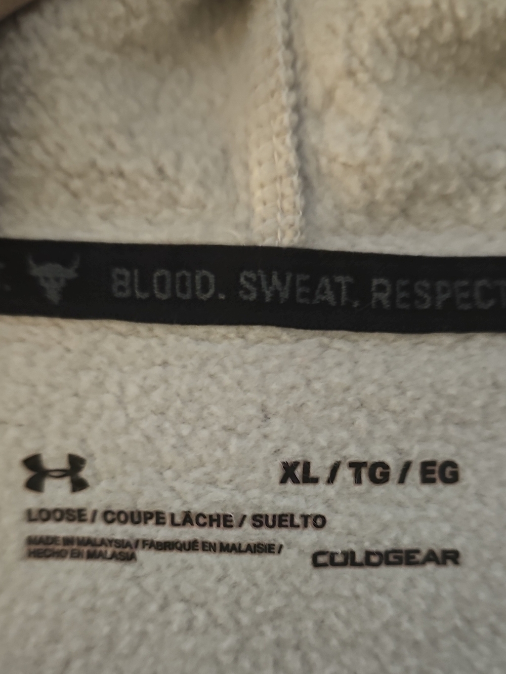 Under Armour Sleeveless Cream Hoodie with Distressed Black Bull Graphic SIZE XL - Picture 3 of 14